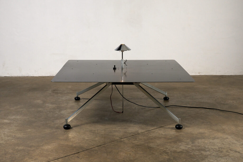 Furniture & Collectibles