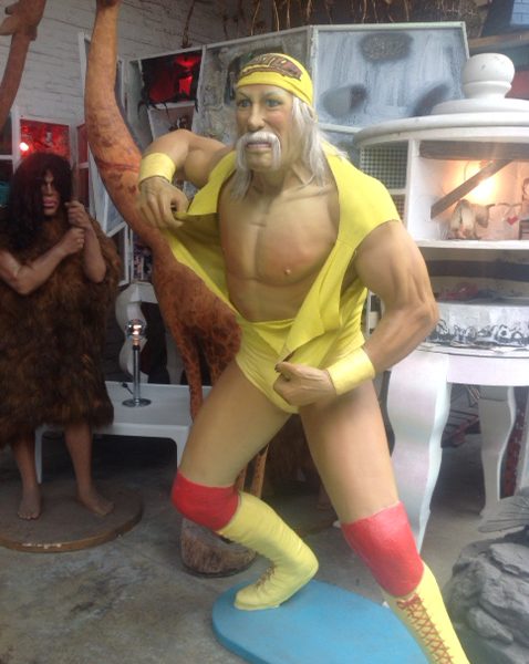 » Hulk Hogan Statue